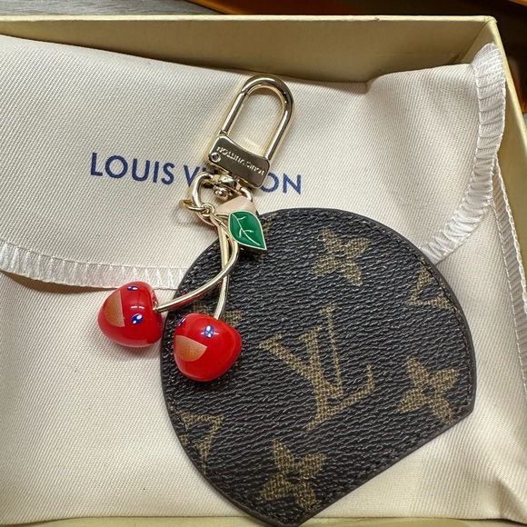 Louis Vuitton x Murakami Cerise Mini Cherry Bag Charm Mirror - Picture 4 of 4